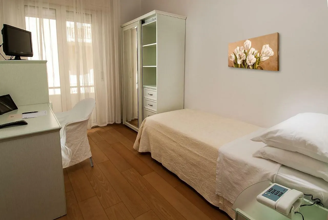 Hotel La Rosa Cattolica 3*,